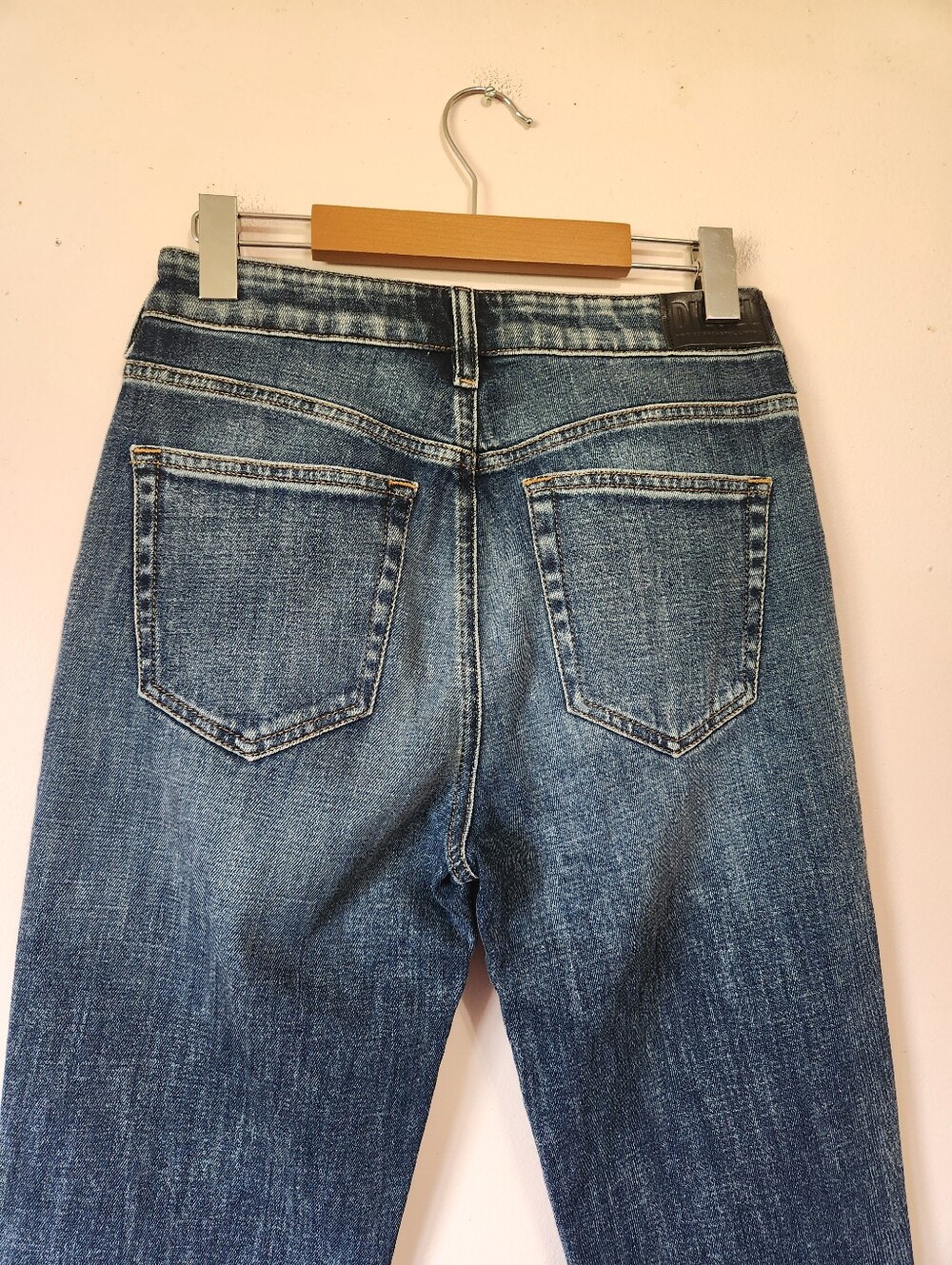 Diesel D-Joy 009VY High Rise Slim Tapered Denim Jeans Blue Wash W26 Like New Y2K - Picture 4 of 15